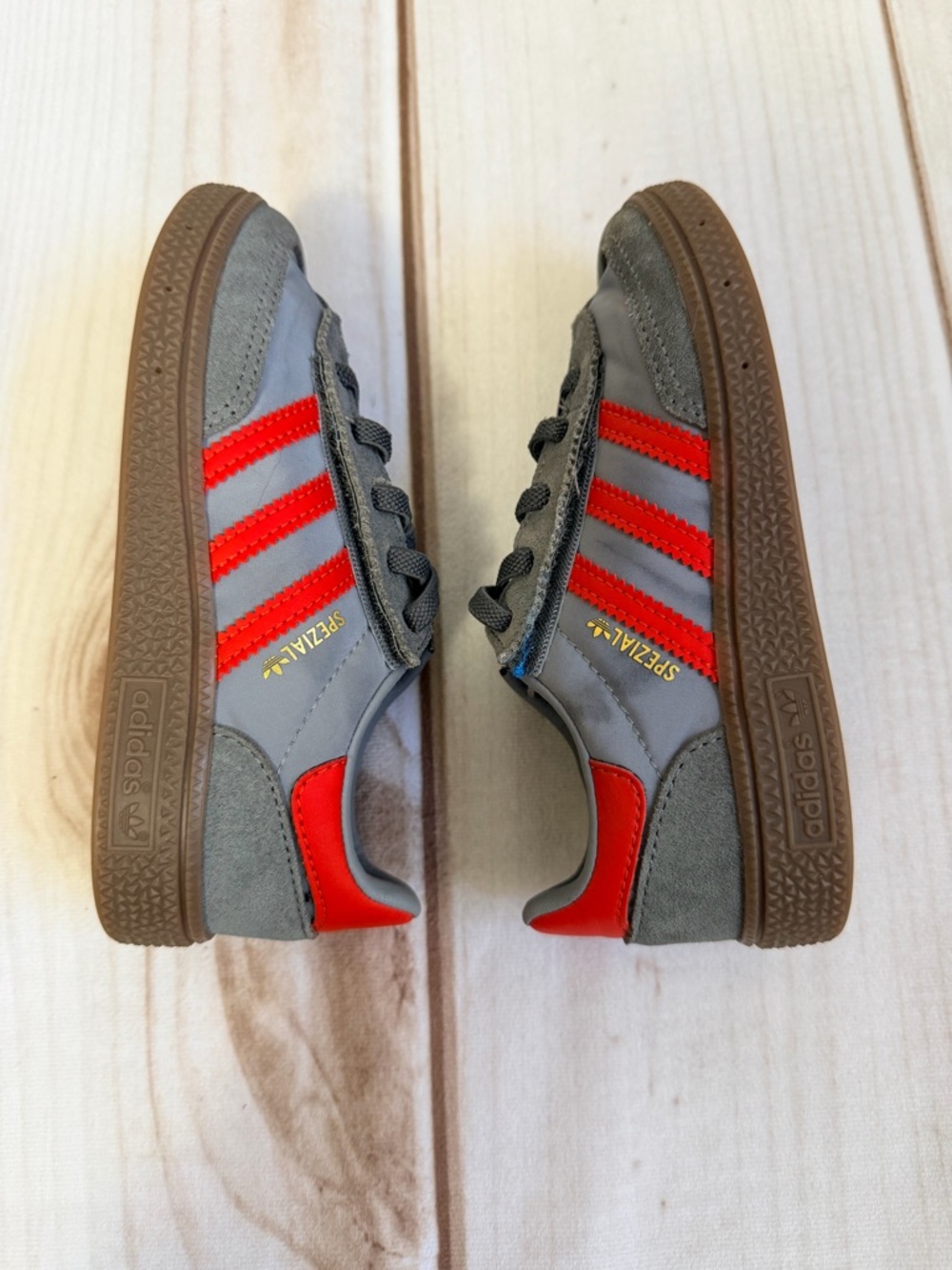 Adidas Kids Gray & Red Handball Spezial Sneakers Size 10 Elastic Lace Slip One - Picture 6 of 9